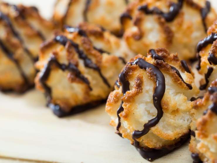 biscotti al cocco con cioccolato fondente