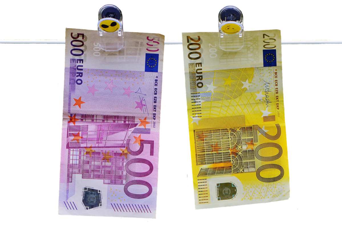 Banconota da 500 euro e banconota da 200 euro