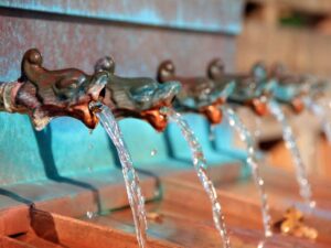 acqua dalle fontanelle