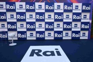 Sfondo con logo Rai