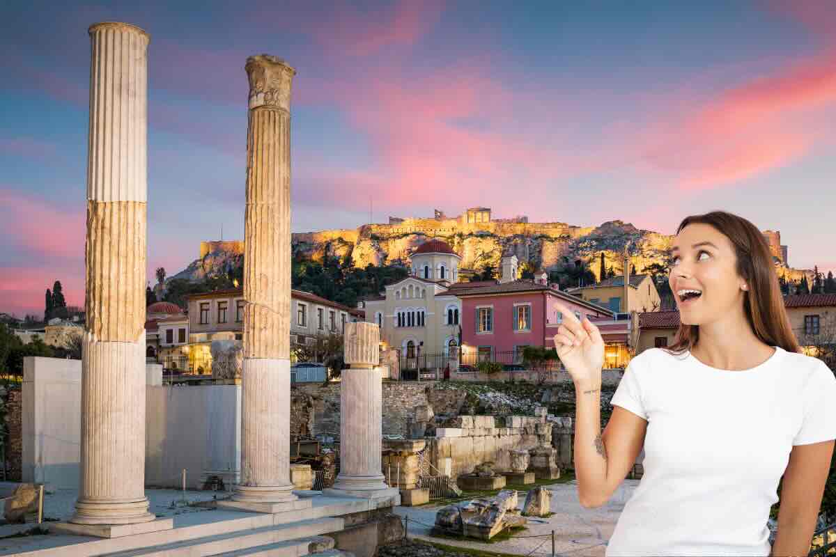sfondo della vista dell'acropoli di Atene con donna che indica