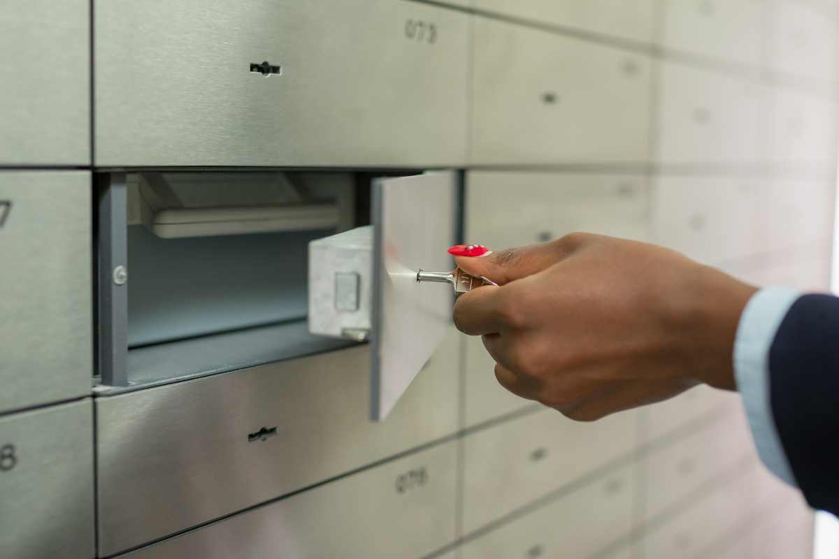 Cassetta di sicurezza aperta