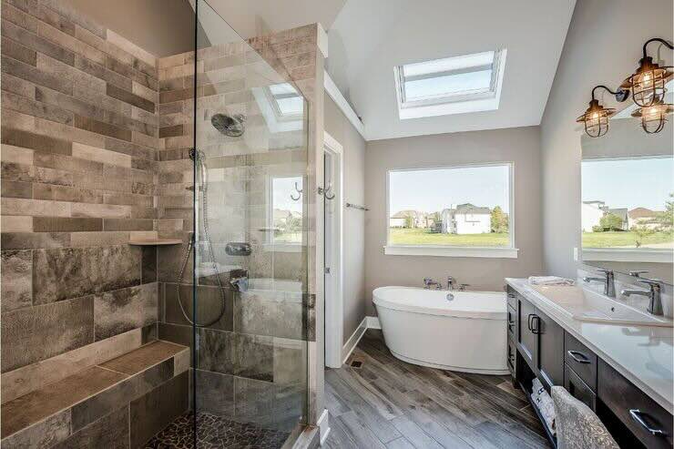 Bagno moderno con doccia walk in 