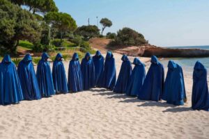 Tentatori Temptation Island incappucciati